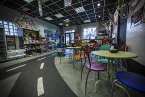 sandy_-bikecafe_Pinerolo_Torino_helparredo